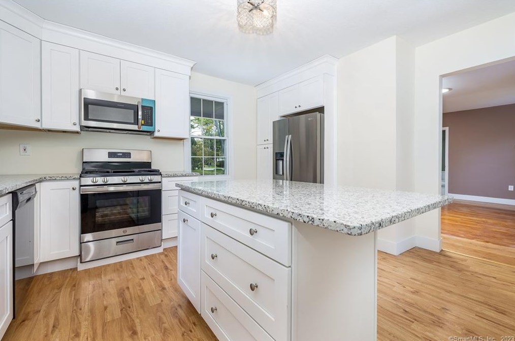 63 Elm St, Windsor Locks, CT 06096