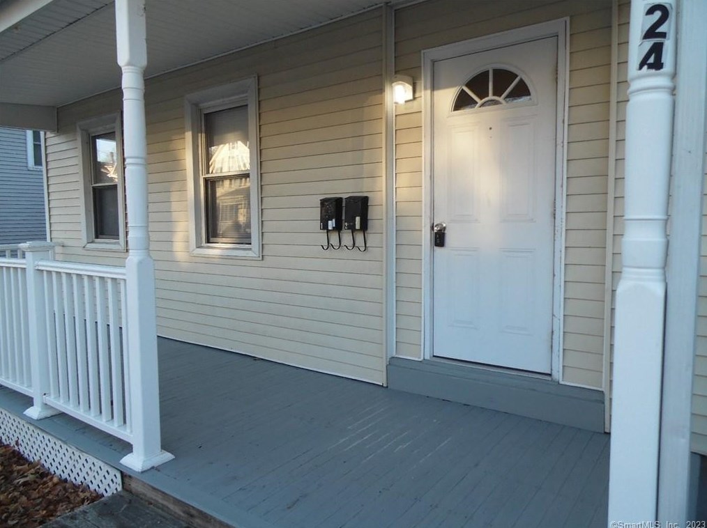 124 Mckinley Ave, Norwich, CT 06360