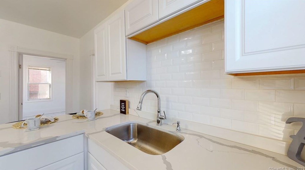 80 Lincoln St, Hartford CT  06106-3909 exterior