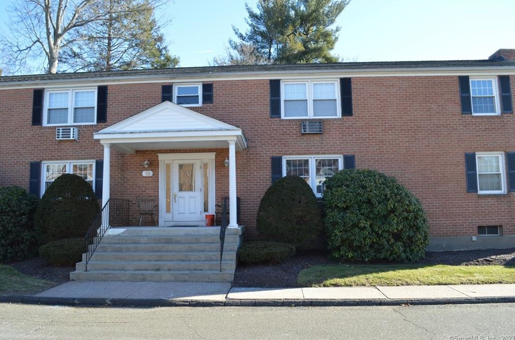18 Brewster Rd #b, Glastonbury, CT
