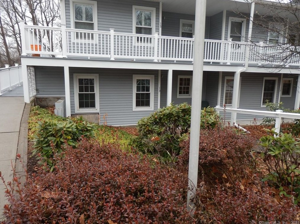 13 Hidden Knolls Cir #13, Upper Stepney, CT 06468