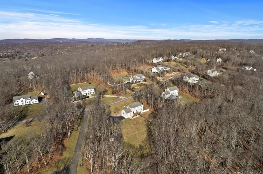 211 Devonshire Ln, Madison CT  06443-8131 exterior