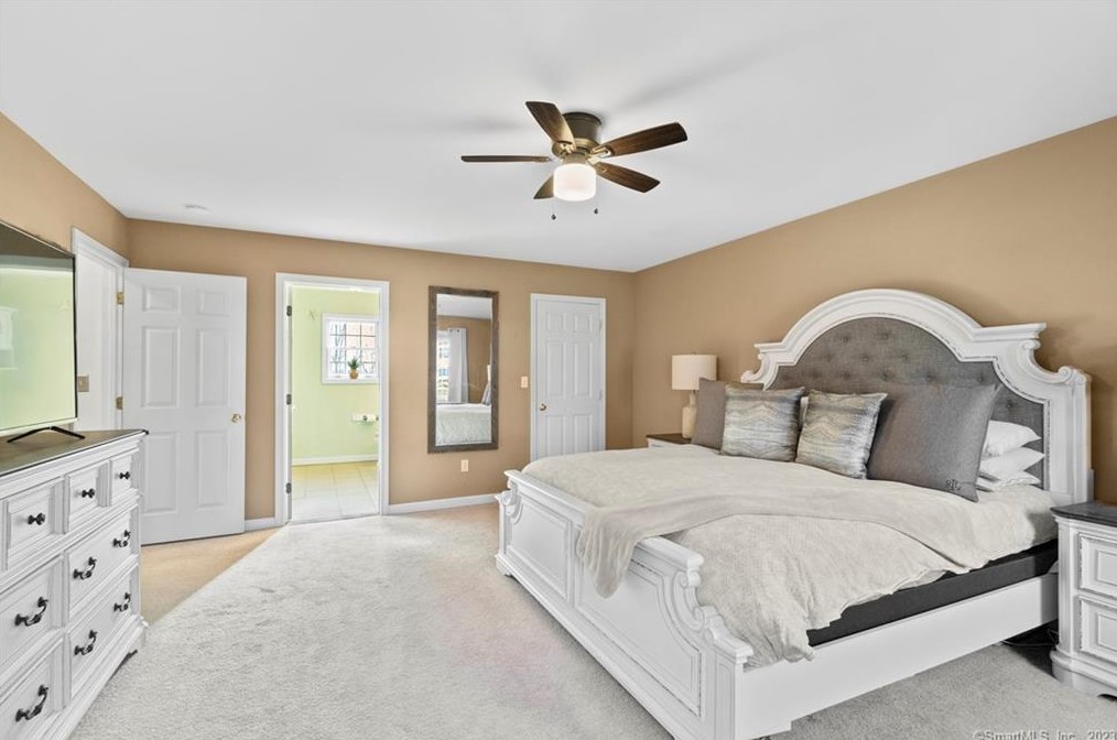 211 Devonshire Ln, Madison CT  06443-8131 exterior