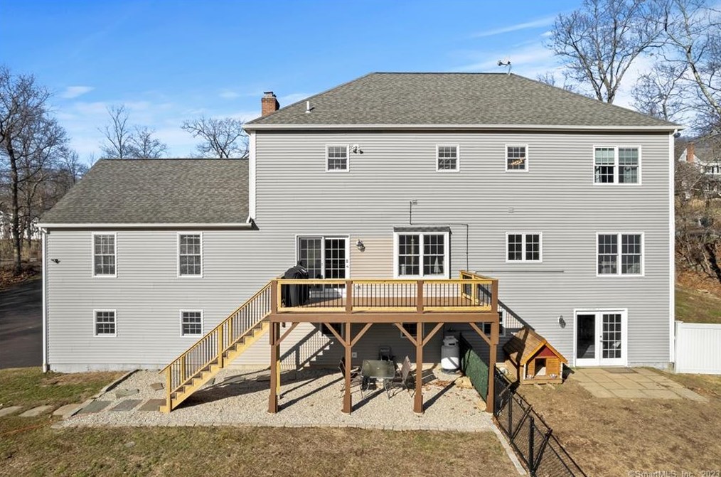 211 Devonshire Ln, Madison CT  06443-8131 exterior