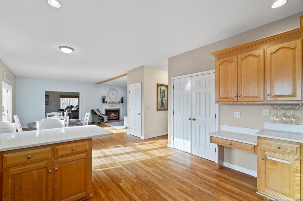 211 Devonshire Ln, Madison CT  06443-8131 exterior