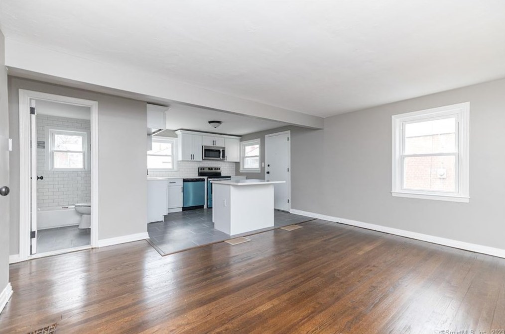 171 Roosevelt St, Hartford CT  06114-3049 exterior