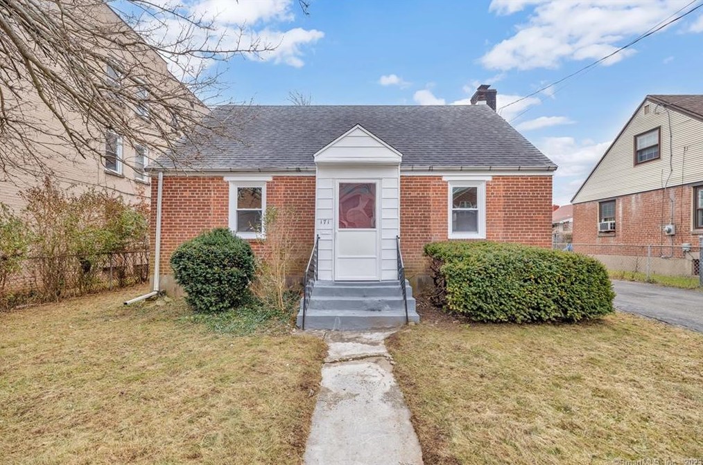 171 Roosevelt St, Hartford CT  06114-3049 exterior