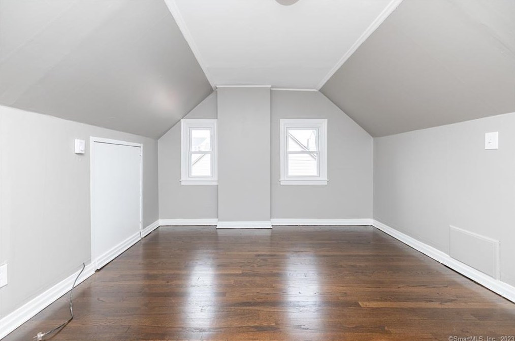 171 Roosevelt St, Hartford CT  06114-3049 exterior