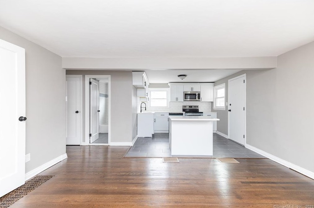 171 Roosevelt St, Hartford CT  06114-3049 exterior