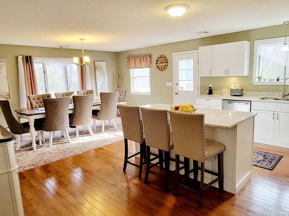 15 Asher Ave, Pawcatuck CT  06379-1709 exterior