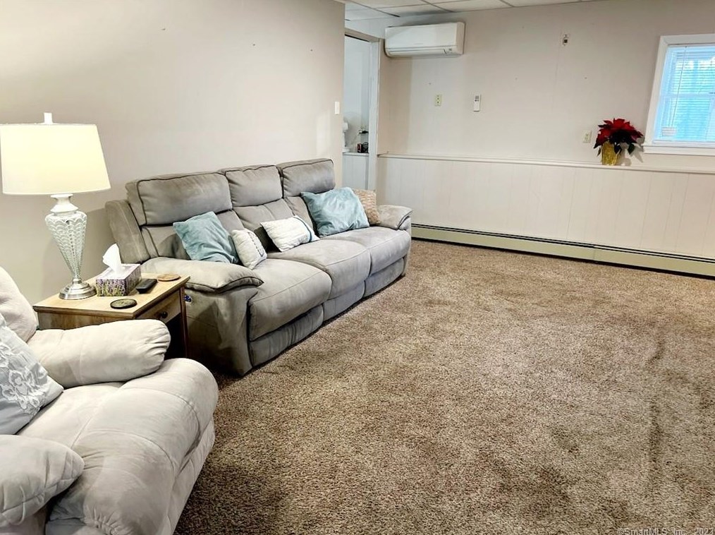 15 Asher Ave, Pawcatuck CT  06379-1709 exterior
