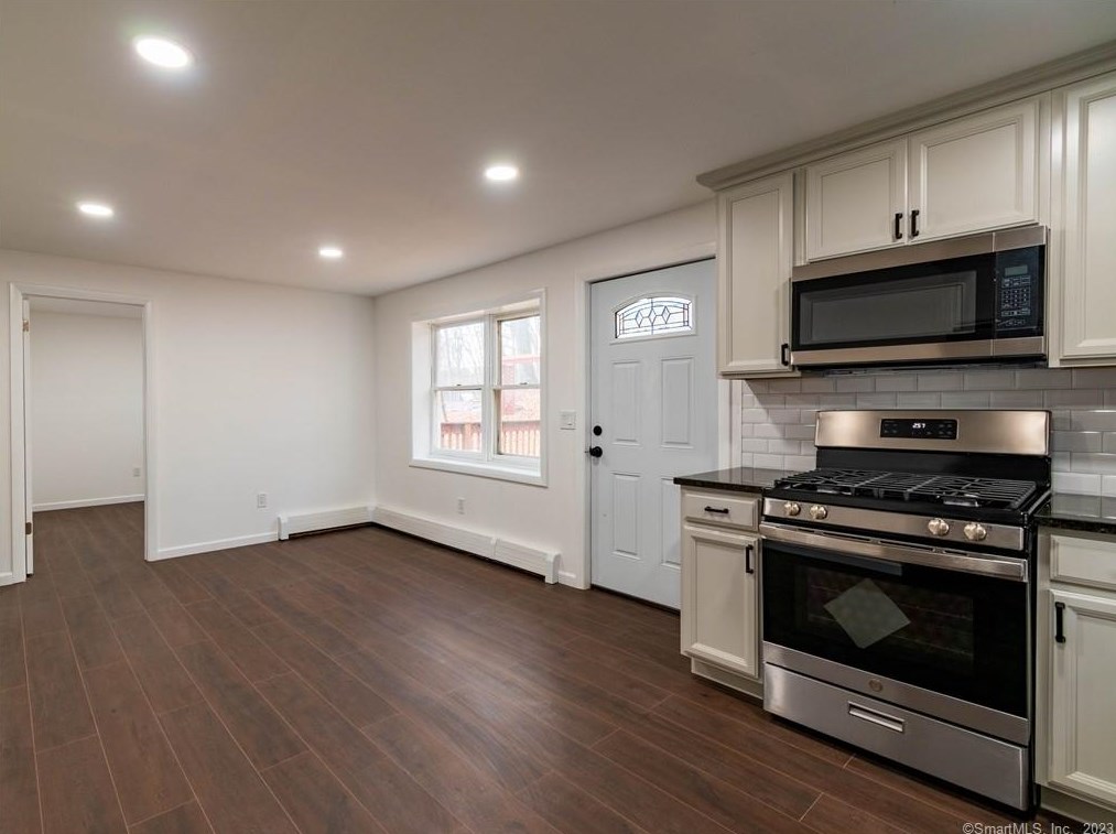 71 Vine St, Meriden CT  06451-2849 exterior