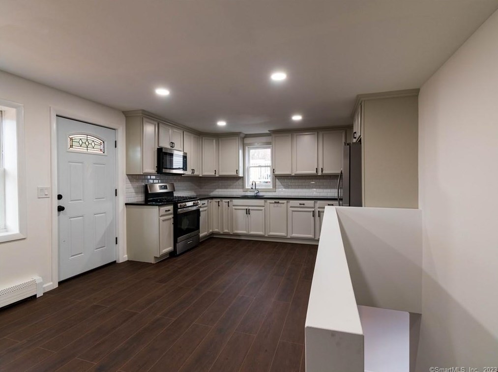 71 Vine St, Meriden CT  06451-2849 exterior