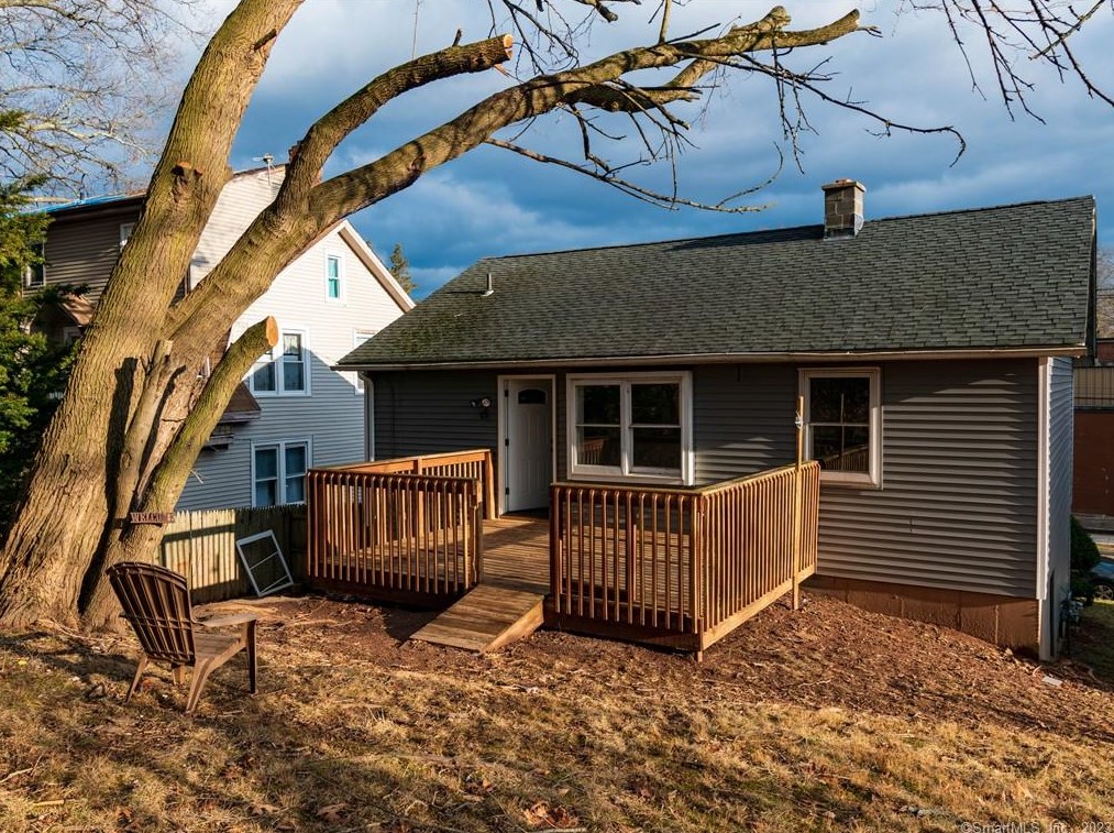 71 S Vine St, Meriden, CT 06451