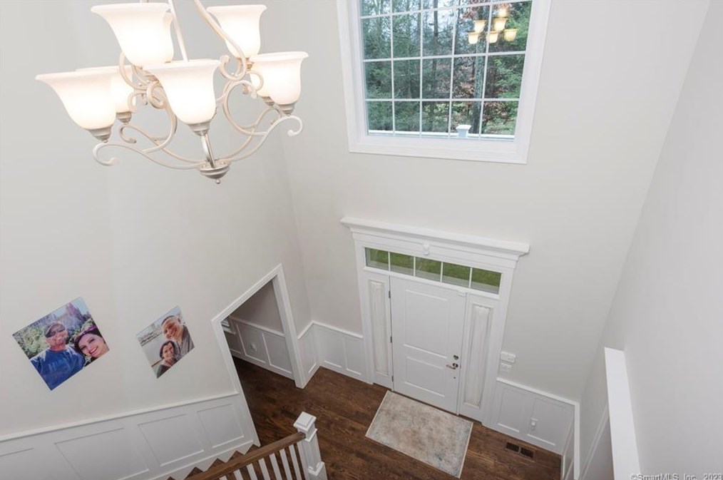 20 Everwood Dr, Northville, CT 06776-5443