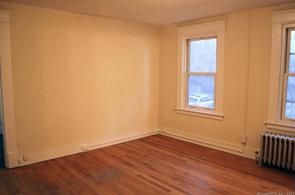 256 Congress Ave #2r, Waterbury, CT 06708