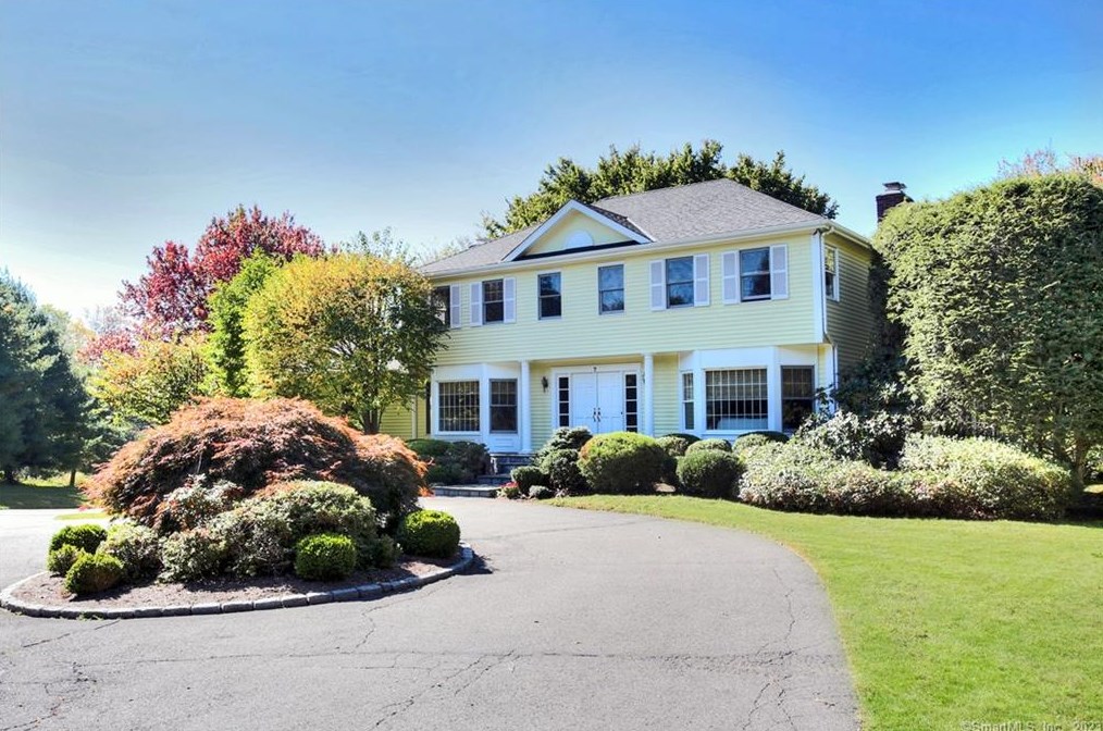 7 Roshab Ln, Westport, CT 06880