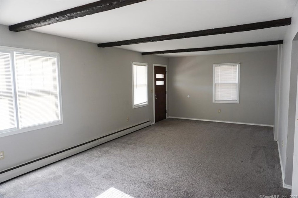 11 Fall St, Derby, CT 06418