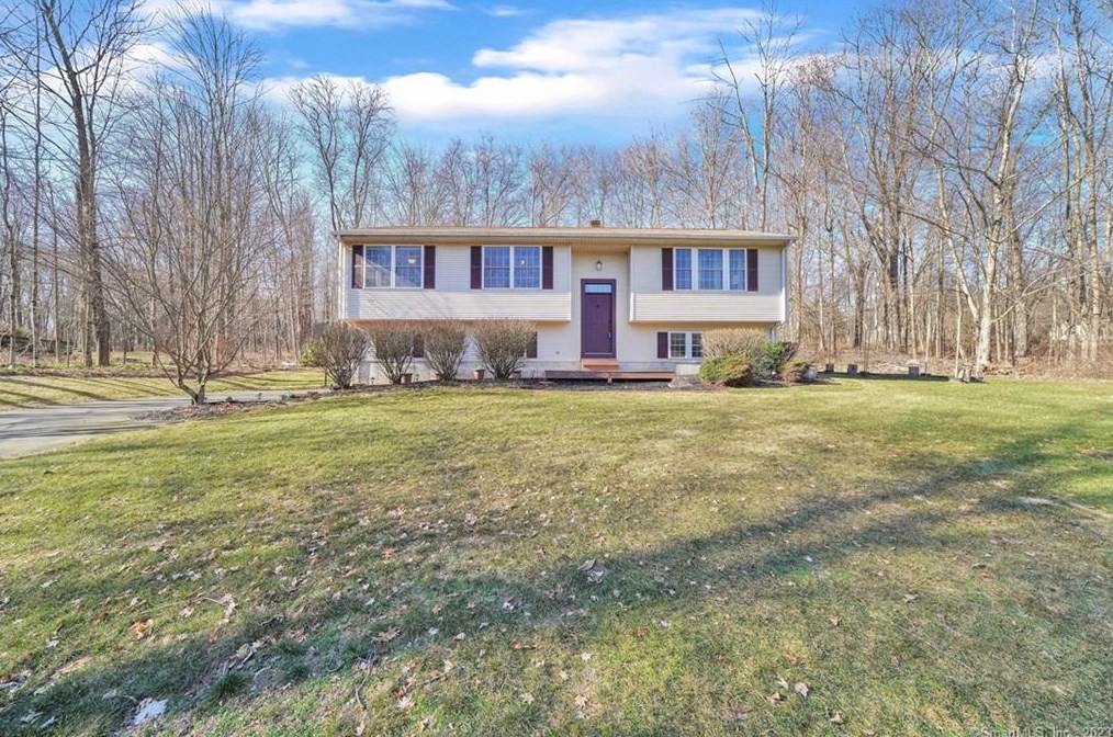 14 Tedford Dr, Coventry, CT 06238