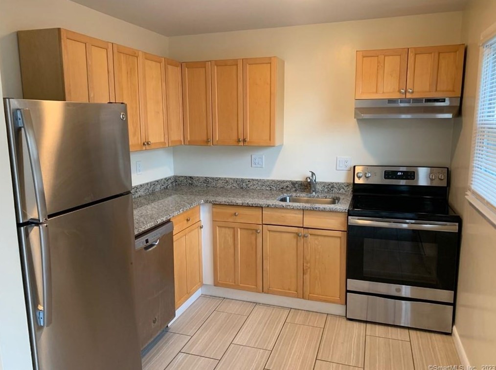 16 Irving Pl #b, Danbury, CT 06810