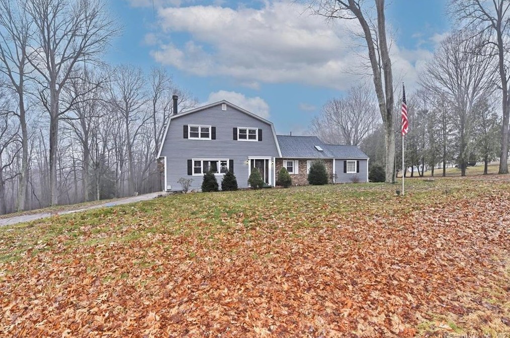 92 Notch Rd, Manchester, CT 06043