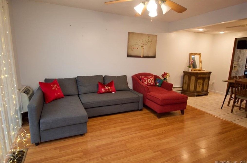 29 Woodridge Dr #29, Cheshire, CT 06410