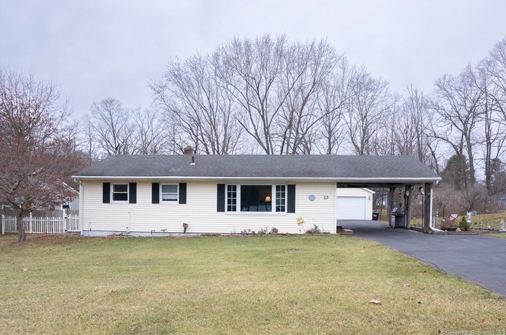 29 Ridgetop Rd, Wallingford, CT 06492
