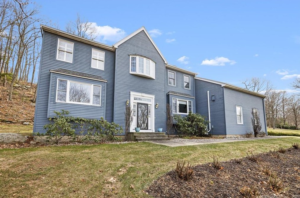 104 Old Farms Rd, South Glastonbury, CT 06073