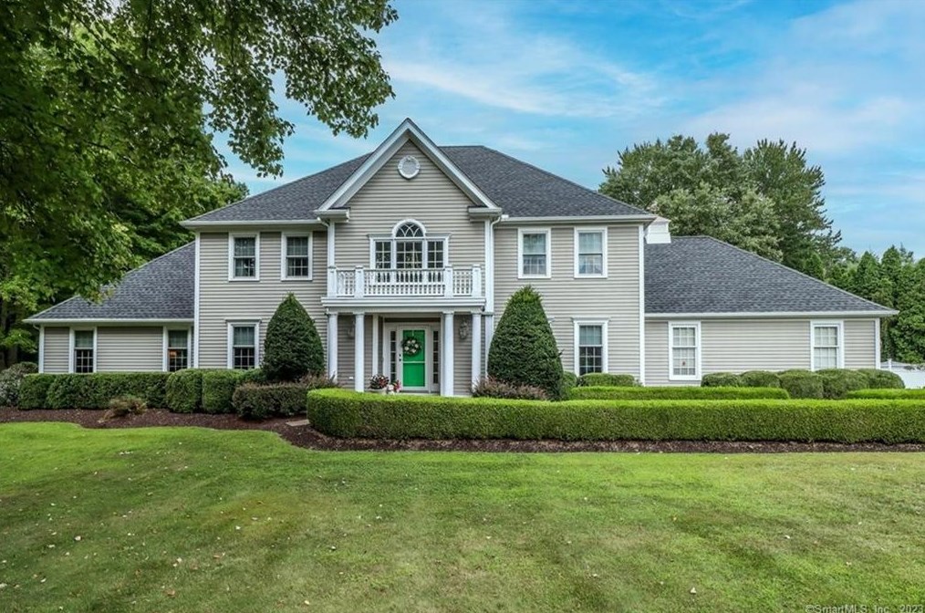 2 Empire Ln, Bethel, CT 06801