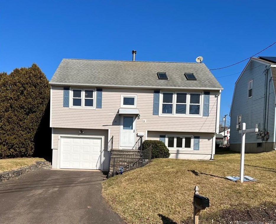 36 Scott St, Meriden, CT 06450-7245
