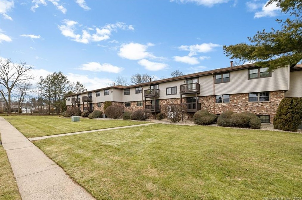 36 Surrey Dr #a11, Hartford, CT 06111