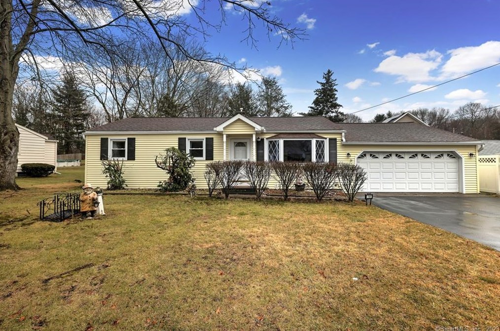 11 Ray Bob Rd, Milford, CT 06461