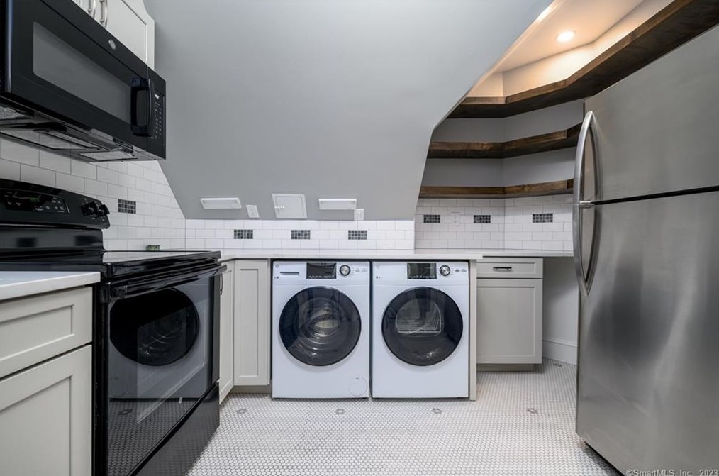 20 Chestnut St #b, Greenwich, CT 06830