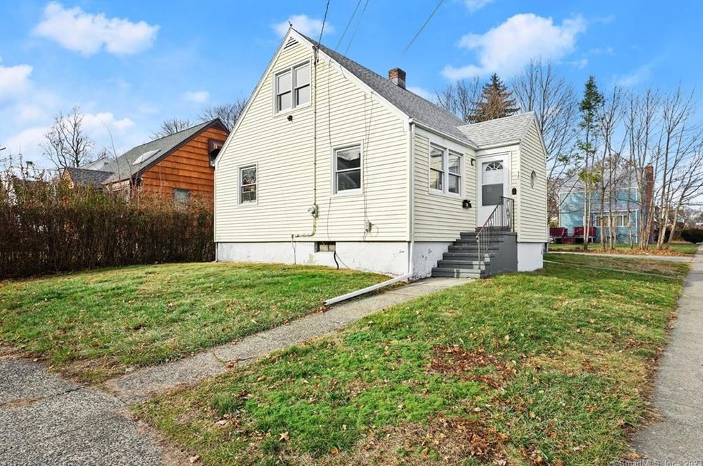 90 Tremont Ave, Bridgeport, CT 06606