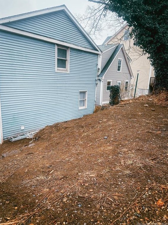 76 School St, Norwich, CT 06360