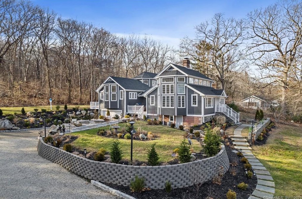 194 Saybrook Rd, Essex, CT 06426