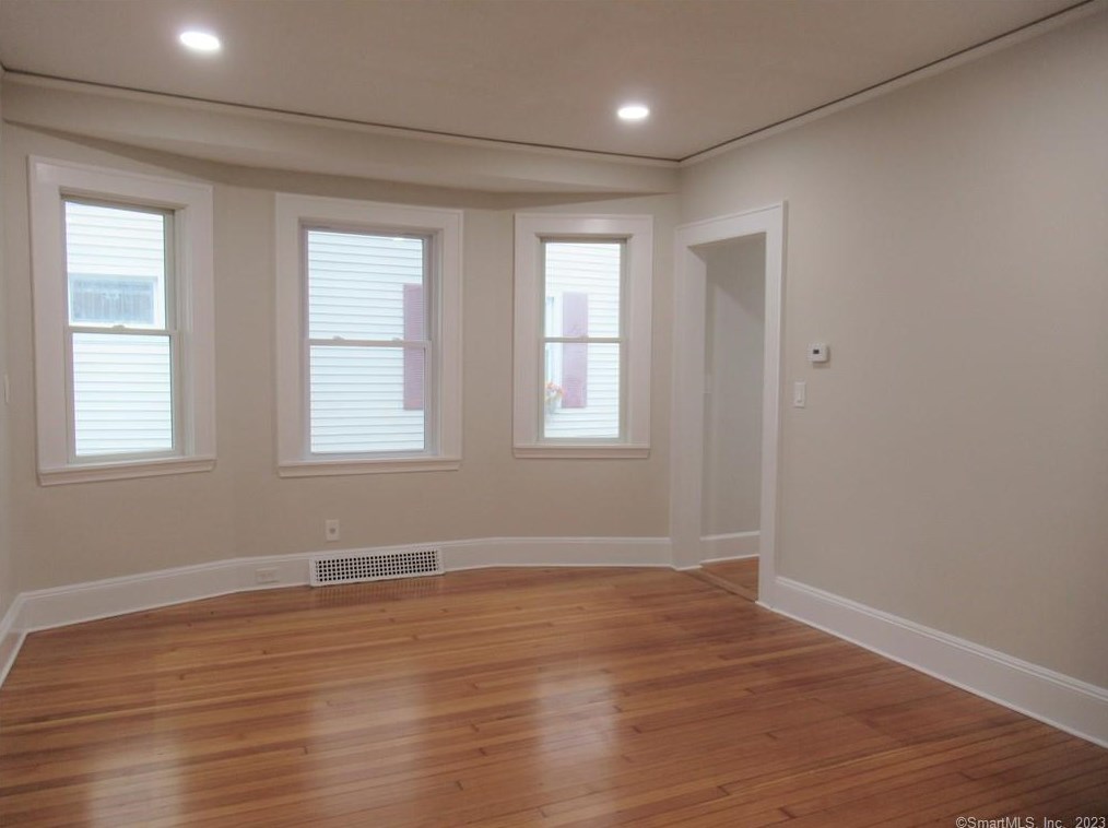 62 Glenwood Ave, Stratford, CT 06614