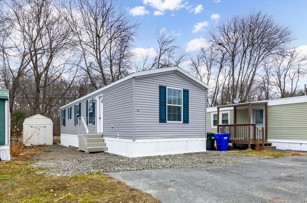 301 Buddington Rd #20, Groton, CT 06340