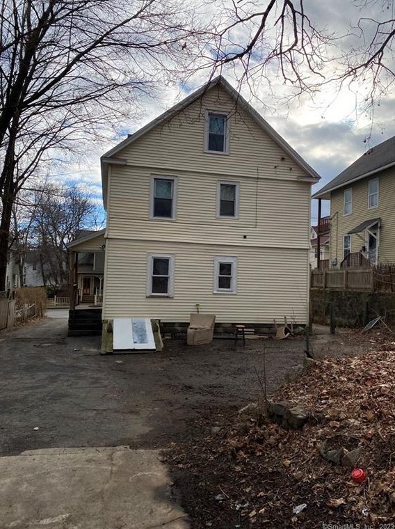 40 James St, Torrington, CT 06790