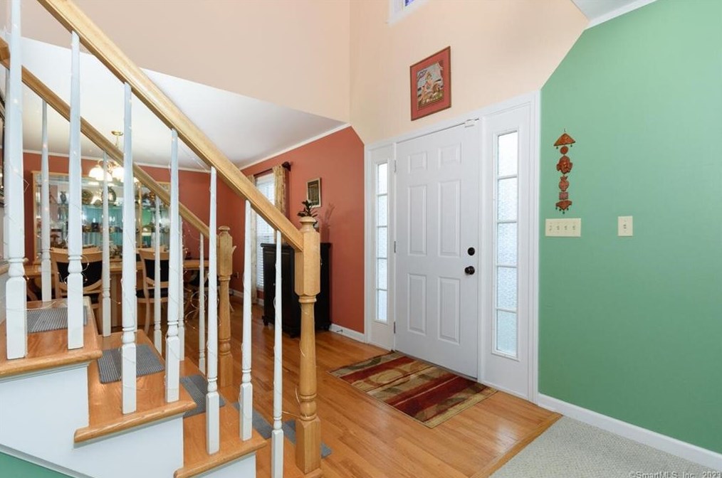 23 Commodore Hull Dr, Derby, CT 06418