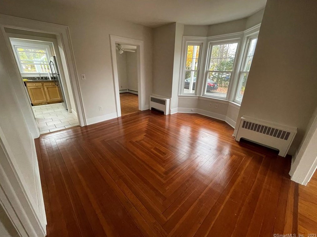 10 Glastonbury Ave #1, Rocky Hill, CT 06067