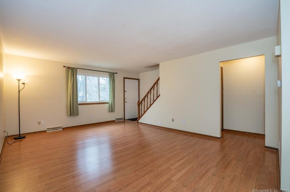 703 Churchill Dr #703, Hartford, CT 06111