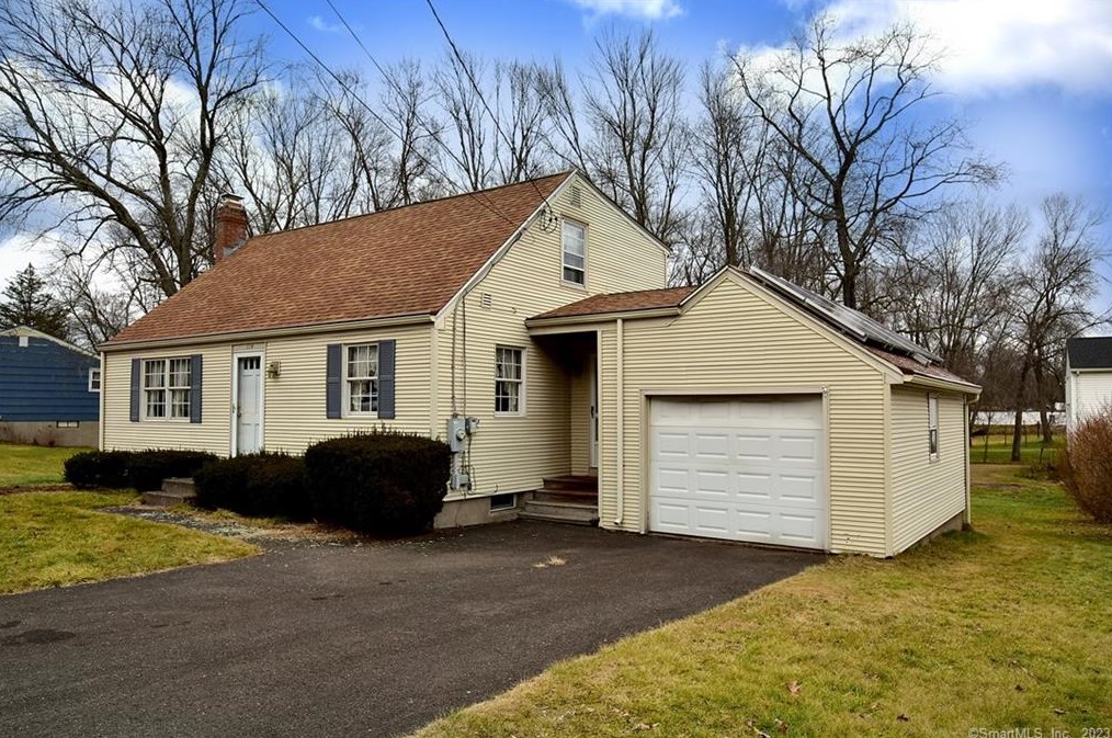 114 Overbrook Dr, Vernon, CT 06066-3913