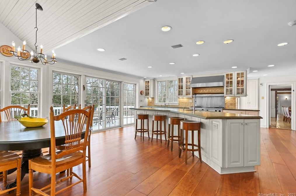 355 Rock Rimmon Rd, Stamford, CT 06903