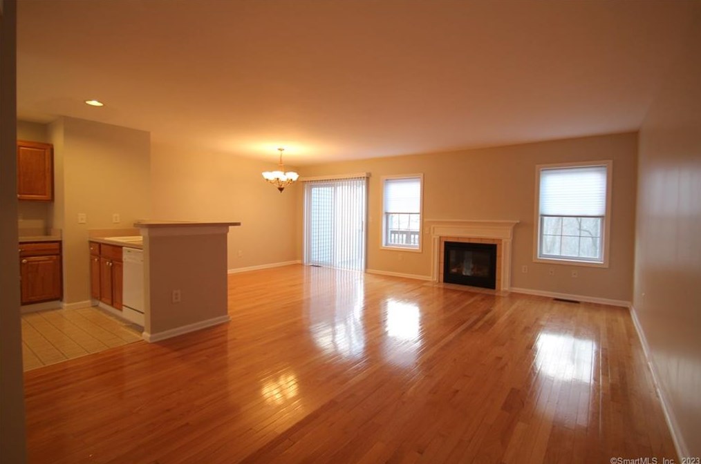 1201 Larson Dr, Danbury, CT 06810