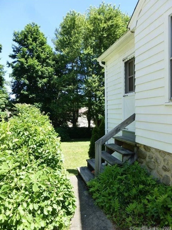 74 Monroe Ave, Waterbury, CT 06705