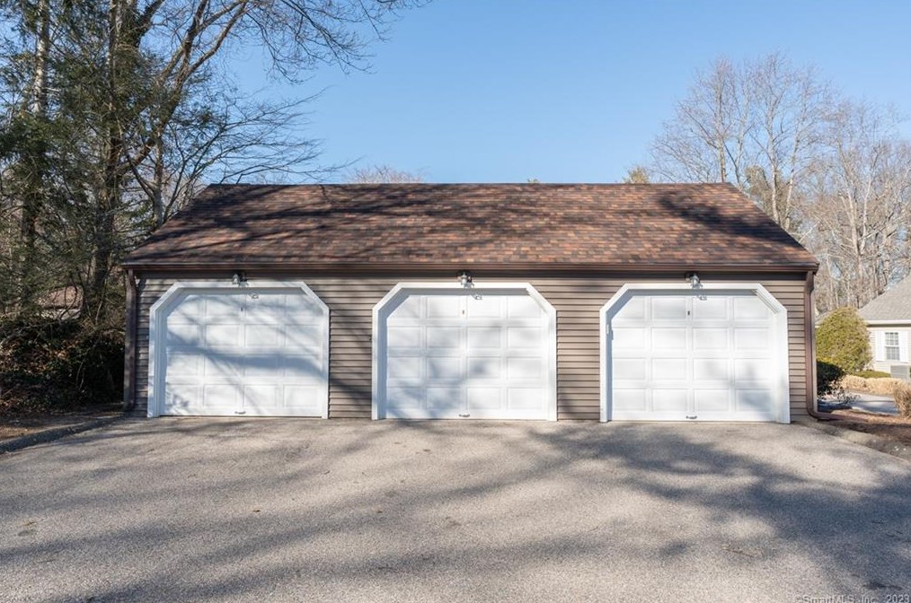 22 Wilshire Rd, Madison CT  06443-3350 exterior