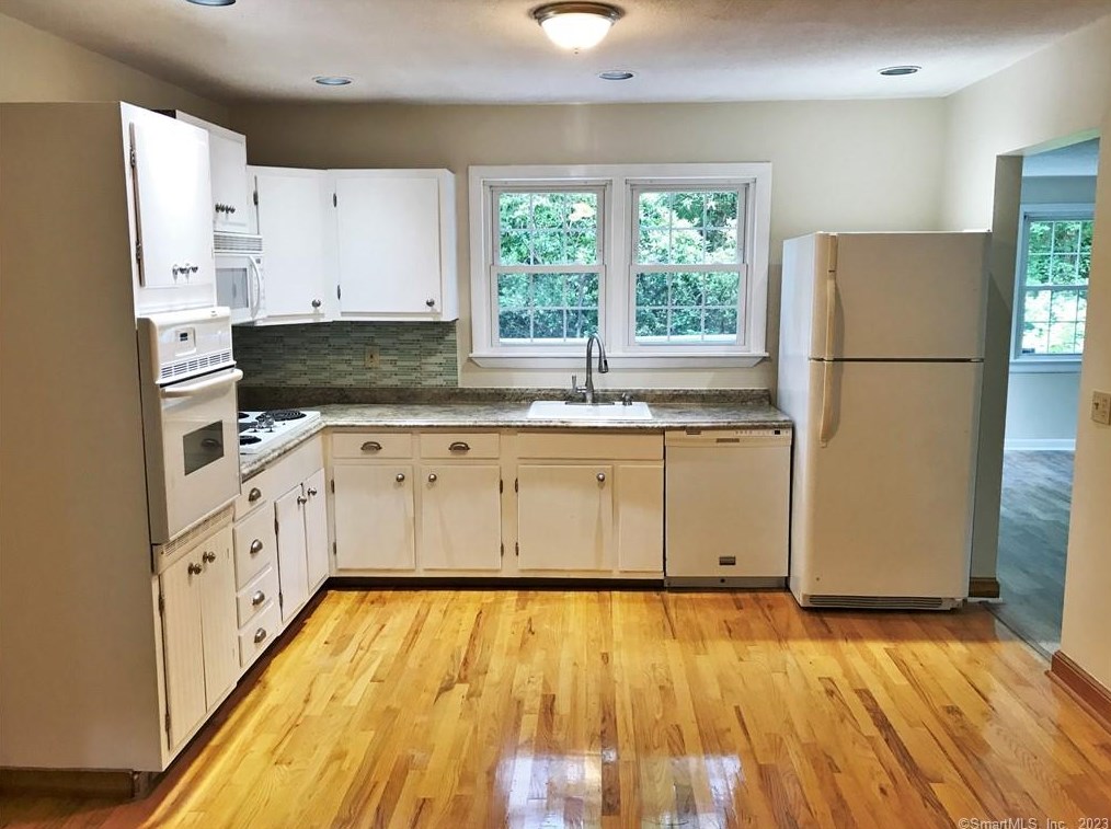159 Niles Rd, New Hartford, CT 06057