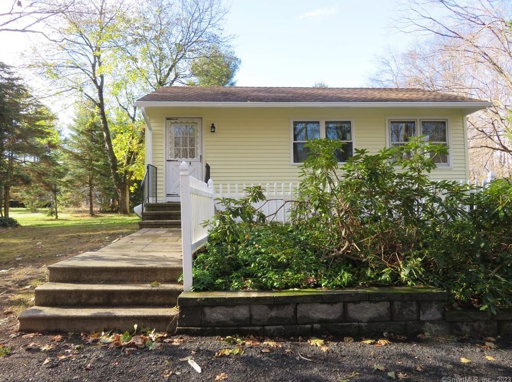 181 Hilltop Rd, Cheshire, CT 06410