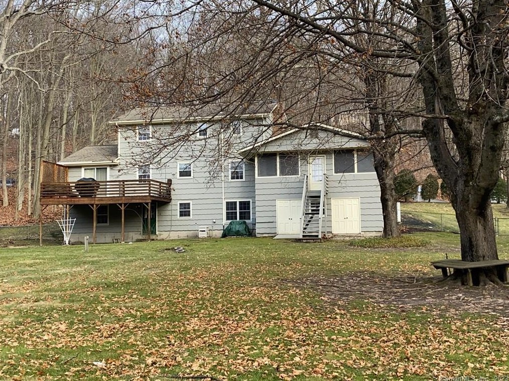 33 Treeland Rd, Huntington, CT 06484
